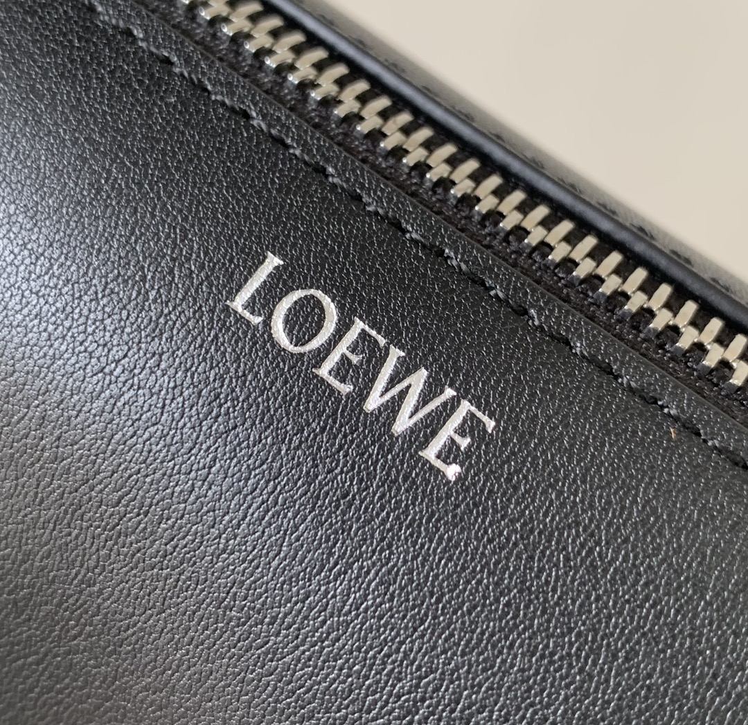 Loewe Puzzle Bags